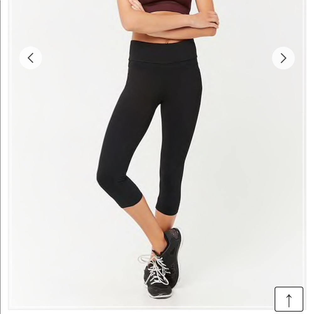 Capri leggings with key pocket NWT